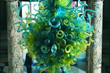 (c)Victoria and Albert Museum: the museum's lobby