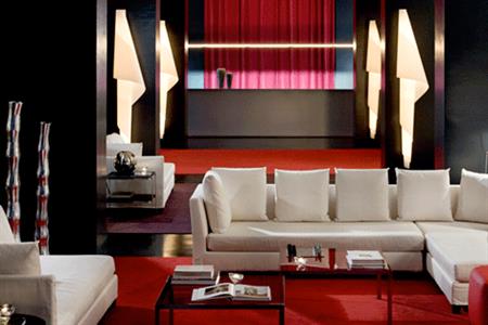 Harvey Norman hires Maximillion for Barcelona team-building