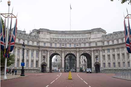 Admiralty Arch will be transformed into a luxury hotel