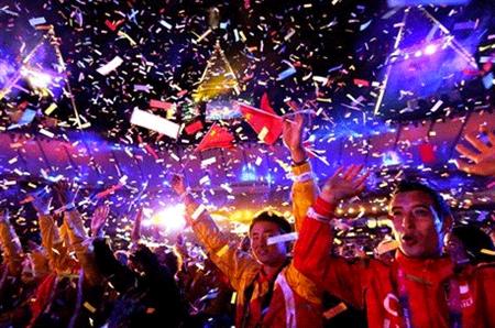 In pictures: Paralympic Closing Ceremony