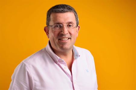 AOK CEO Alex Hewitt