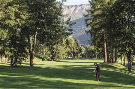 Tee time: Global golfing