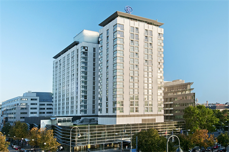 The biggest hotel in Vienna with the best location: Hilton Vienna