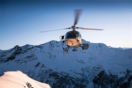 What are the pros and cons of helicopter travel?