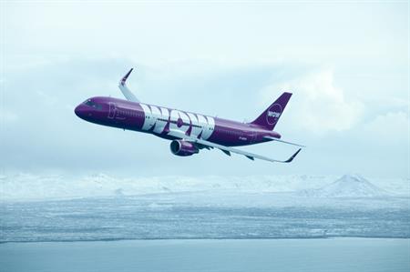 WOW airline plane
