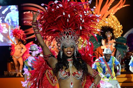 Week In Pictures: Retail Trust London Ball; Late Night London New Year Showcase