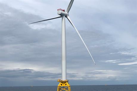 First turbine installed at Beatrice