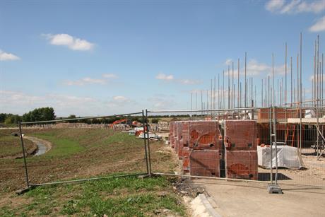 Construction: seventeen action plans point to support for small sites
