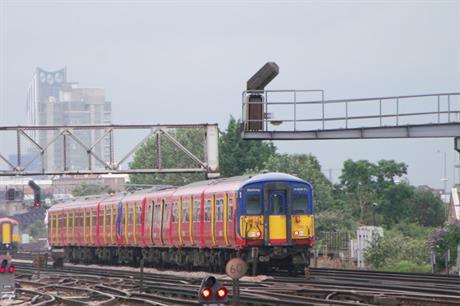 London railways: report says homes should be built over transport links