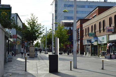High Street, Slough (cc-by-sa/2.0 - © N Chadwick - geograph.org.uk/p/4690788)