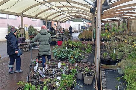 Which garden centre departments recorded the most profit in 2021?
