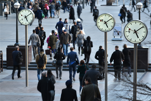 Commuters clocks