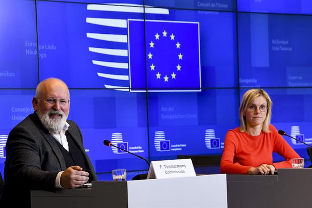 Commission vice-president Frans Timmermans and French environment minister Agnès Pannier-Runacher present the results of the talks in a press conference on Wednesday morning. Photo: EU Council