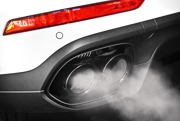 Transport / Pollution: car exhaust close-up (photograph: Sergey Rasulov/123RF)