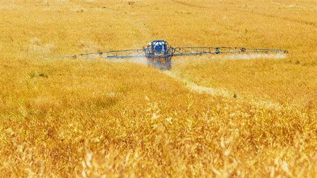 Agriculture - Crop spraying (Pixabay)