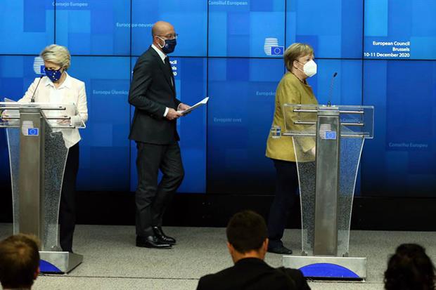 German chancellor Angela Merkel (R), European Council president Charles Michel (C) and European Commission president Ursula von der Leyen (L) hold a joint press conference after the summit (Photo by Dursun Aydemir/Anadolu Agency via Getty Images)