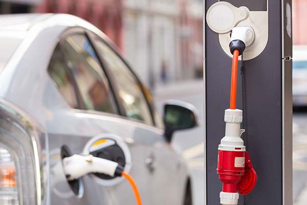 Transport, electric car (Photograph: Kasto/123RF)