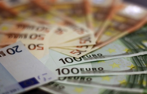 Finance - Euro money Copyright Pixabay Moerschy