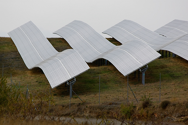Renewables, solar farm in Spain (photograph: Roy Luck/CC BY-2.0)