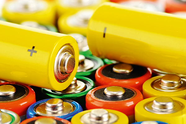 Waste, batteries (photograph: Monticello/123RF)