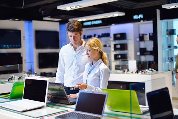 Energy using products, computer store (photograph: dotshock/123RF)