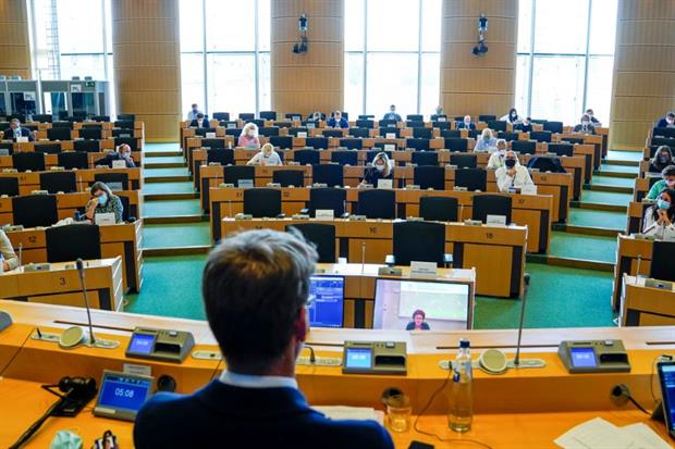 Cefic head Marco Mensink told MEPs on the environment committee (pictured) that Brexit risked creating divergent chemicals regulation between the UK and EU. Image: Daina Le Lardic / European Union