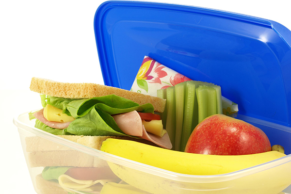 Chemicals, food containers (photograph: Katarzyna Białasiewicz/123RF)