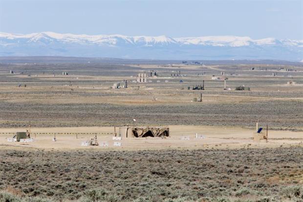 Gas wells spread out across the landscape at Jonah Energy field in Wyoming. US fracked gas is considerably more methane-intensive than gas from Europe. Image: Melanie Stetson Freeman via Getty Images