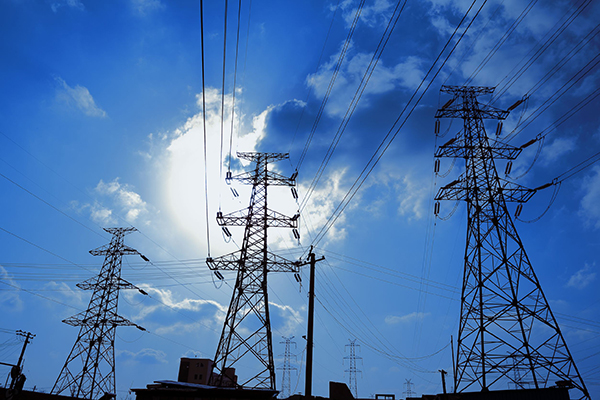 Energy, powerlines (photograph: Alandy/123RF)