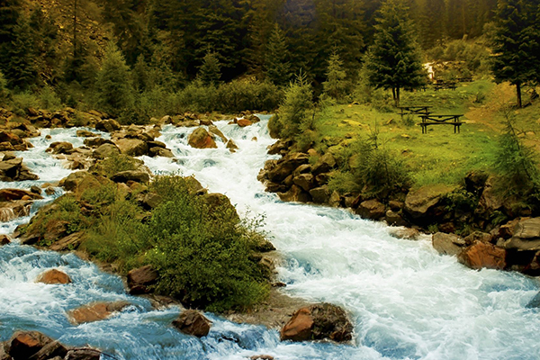 Nature, river (photograph: Fesus/123RF)