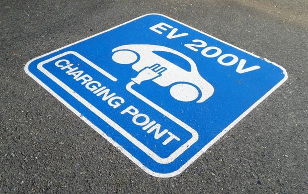 Transport - Lane marking for EV charging (Pixabay)