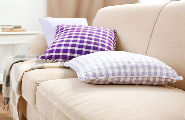 Products, sofa (photograph: Belchonock/123RF)