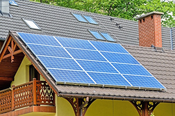 Renewables - Roof solar panel (Pixabay)