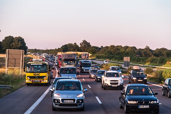 Transport, traffic on Denmark to Sweden motorway (photograph: Sergii Figurnyi/123RF)