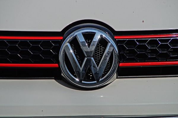 Transport - VW Golf 6 front grille (Pixabay)