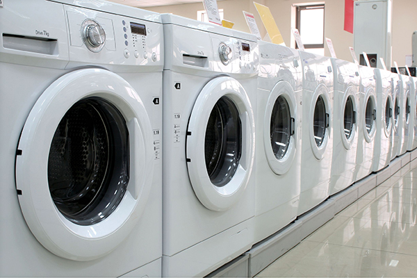 Energy-using products: washing machines in store (photograph: Milkos/123RF)
