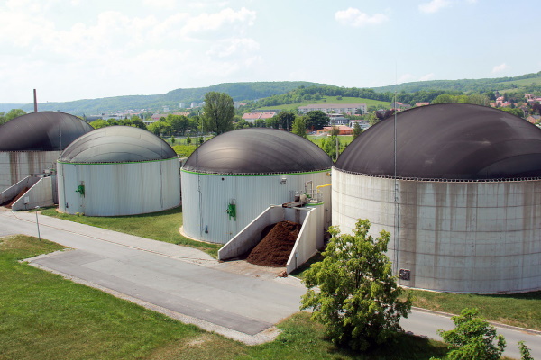 Biogas plants could provide further methane by converting waste CO2, the associations say. Photograph: Stadtwerke Energie / Jena Poessneck