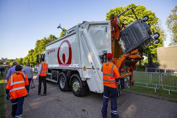 Veolia waste crews in action 