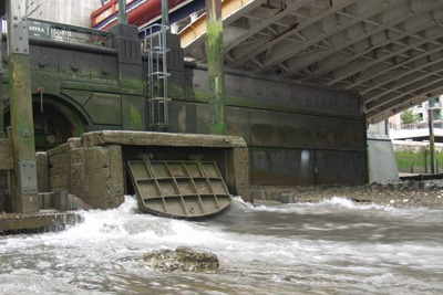 Storm sewer overflow, Vauxhall Bridge