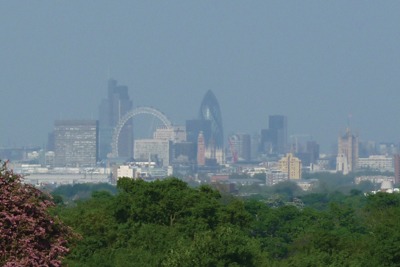 London skyline during the Easter weekend smog, 2011 (credit: Gareth Simkins)