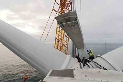 Installation of a wind farm using turbines made by German firm REpower Systems. Will foreign manufacturers build plant in the UK? (credit: REpower systems / Jan Oelker)