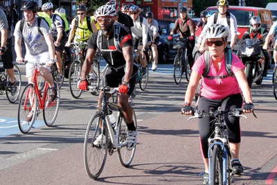 Demonstration towns encourage cycling (photo: Friends of the Earth)