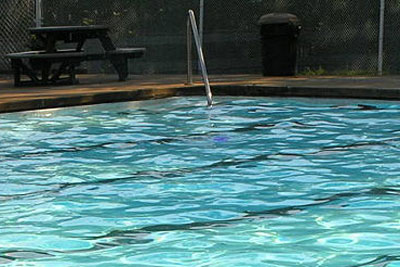 People can become infected with cryptosporidium in swimming pools (photo: Dasha CC-BY-2.0 via Wikimedia Commons)