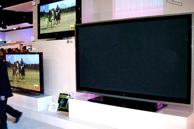 The Energy Saving Trust blames the increasing popularity of energy-hungry products, such as wide-screen plasma TVs, for driving up home energy consumption (photo: Lakshmix via Wikimedia Commons)
