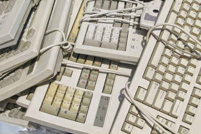 Pile of old keyboards (picture: dreamstime.com)