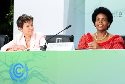 COP 17 president Min Maite Nkoana-Mashabane and UNFCCC executive secretary Christiana Figueres at a COP 17 press briefing in Durban (picture: Unati Ngamntwini / Department of International Relations and Cooperation)