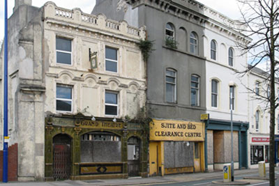Row of empty shops in Plymouth (picture CC-BY-3.0)