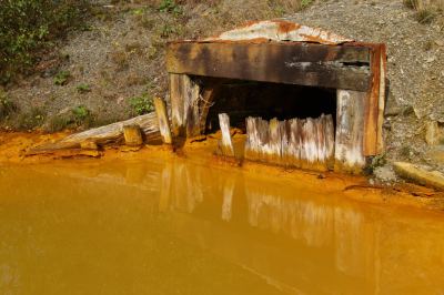 The discharge from the Cwm Rheidol mine (Environment Agency)