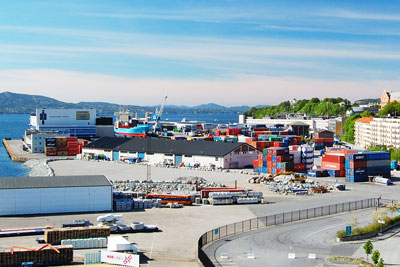 Very little progress has been made on curbing international shipping emissions (photo: Petr Šmerkl, Wikipedia)