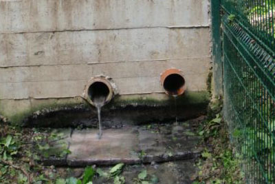 The effluent from a malfunctioning filter bed at South West Water's Treskinnick treatment works polluted a nearby stream (photograph: Environment Agency)